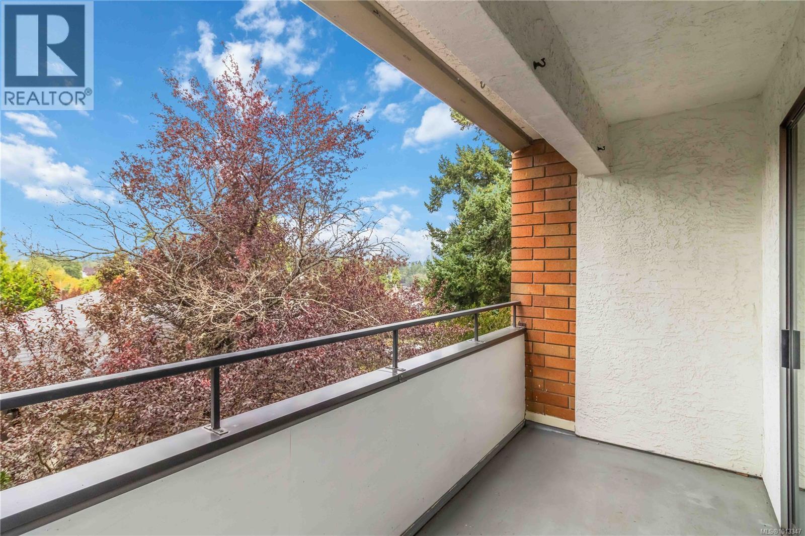 307 853 Selkirk Avenue, Esquimalt