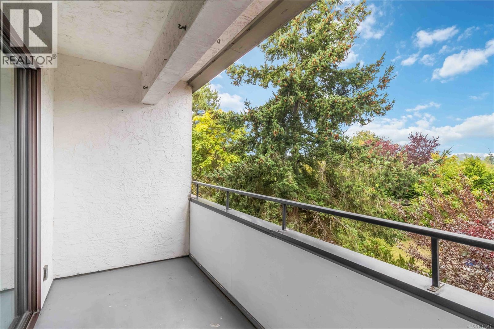 307 853 Selkirk Avenue, Esquimalt