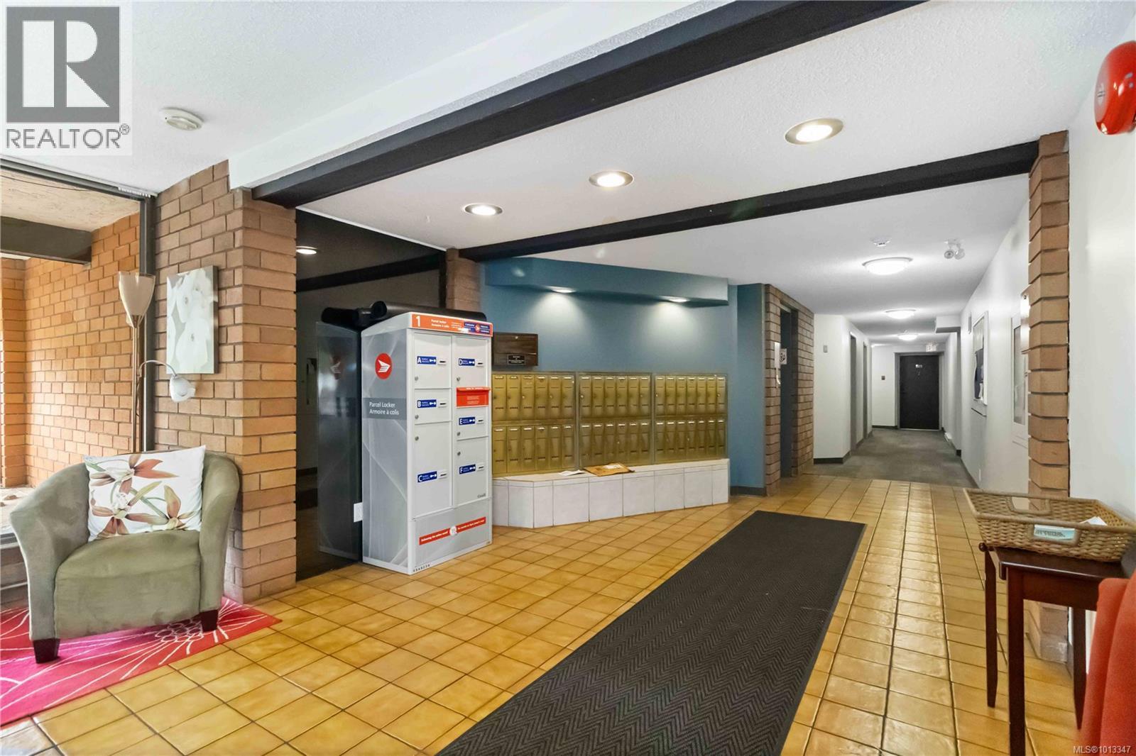 307 853 Selkirk Avenue, Esquimalt
