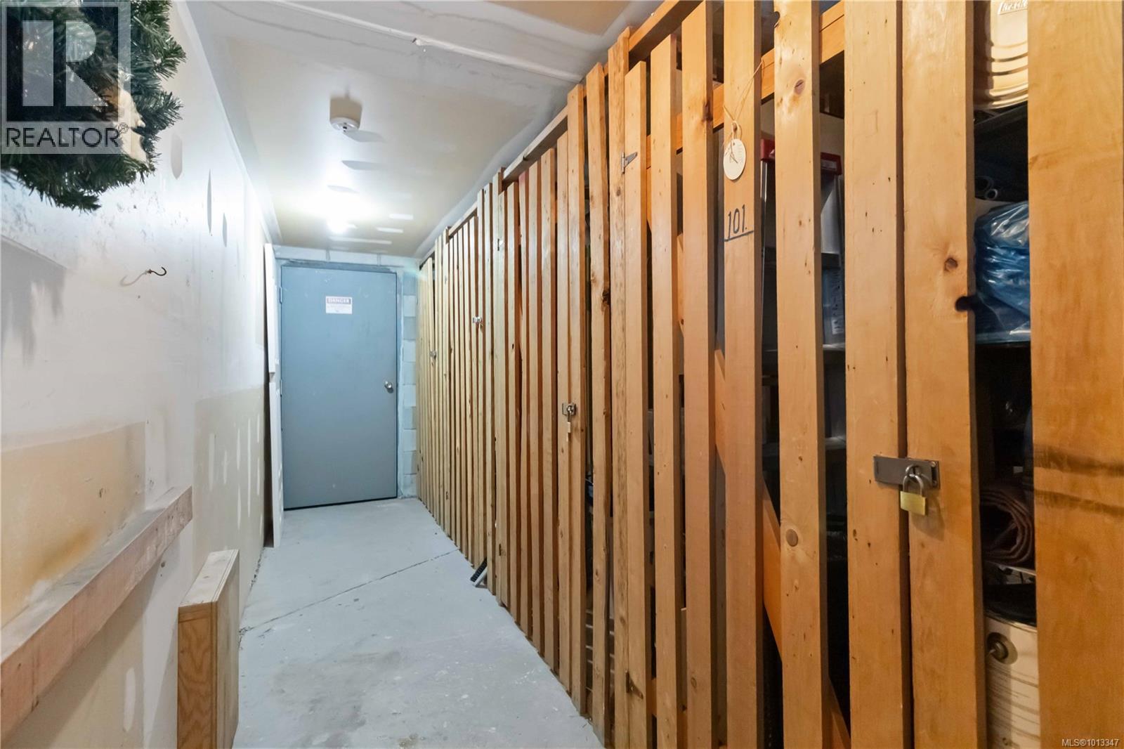 307 853 Selkirk Avenue, Esquimalt