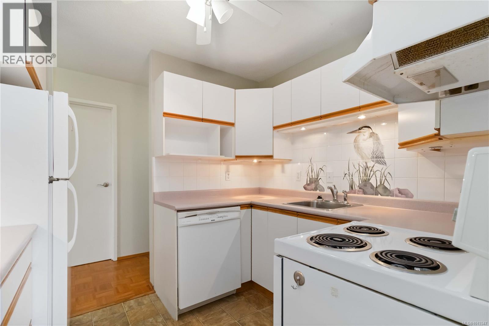 307 853 Selkirk Avenue, Esquimalt