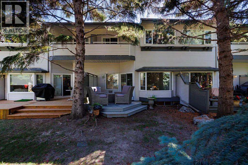 Single Family House for Sale in    Street NW Varsity Calgary 