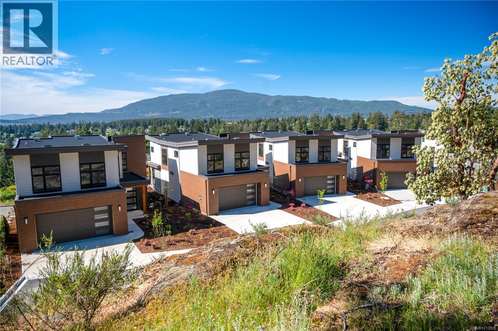 102 1220 Manzanita Pl, Nanaimo