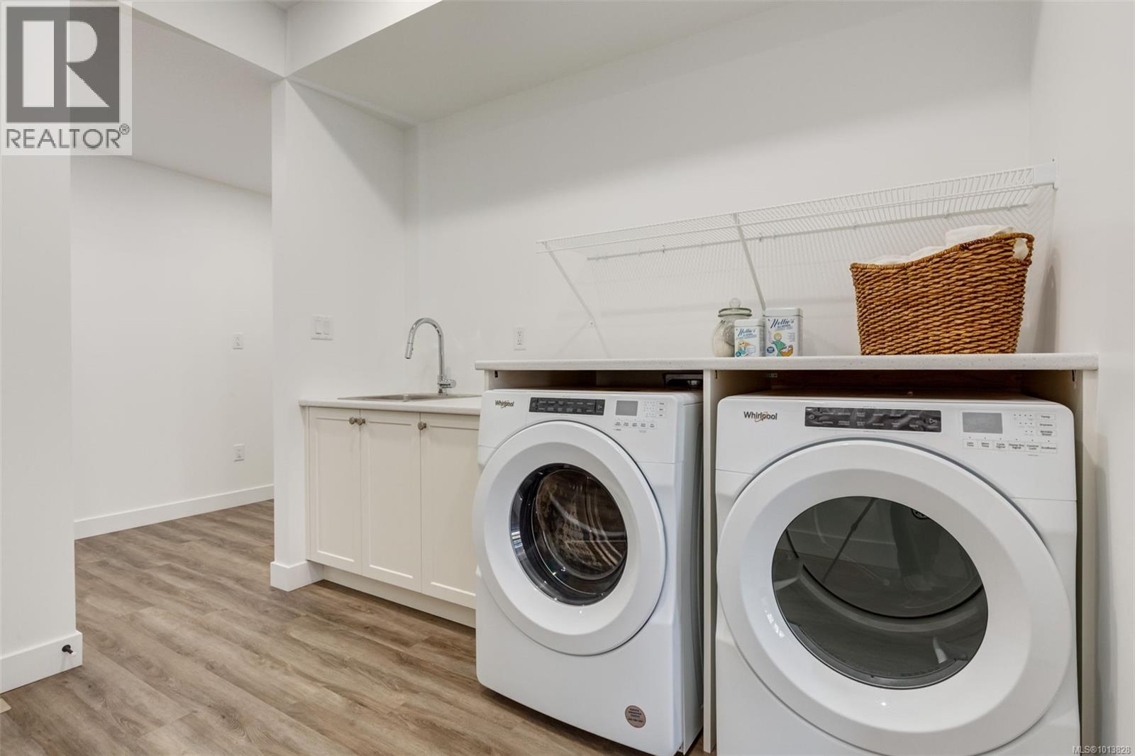 102 1220 Manzanita Pl, Nanaimo