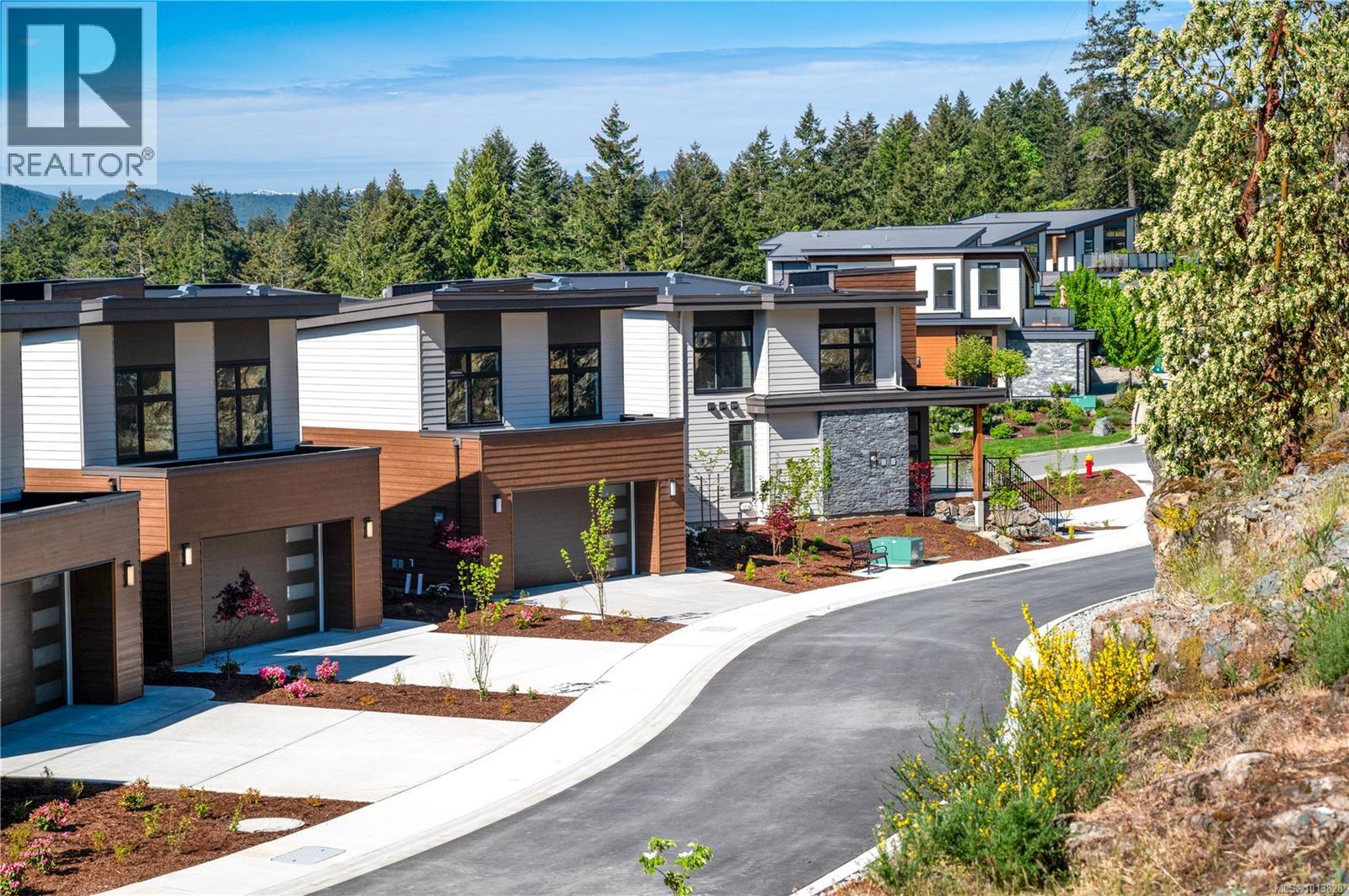 102 1220 Manzanita Pl, Nanaimo