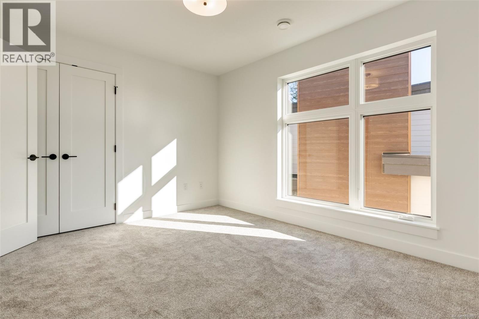 101 1220 Manzanita Pl, Nanaimo