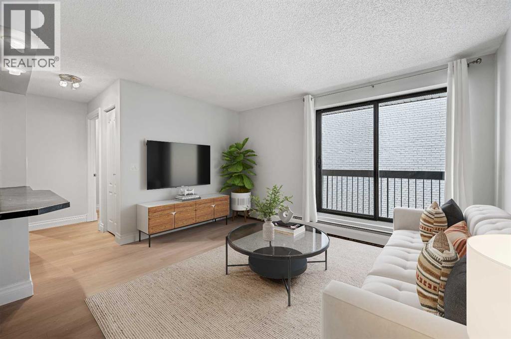 Single Family House for Sale in    Avenue SW Windsor Park Calgary 