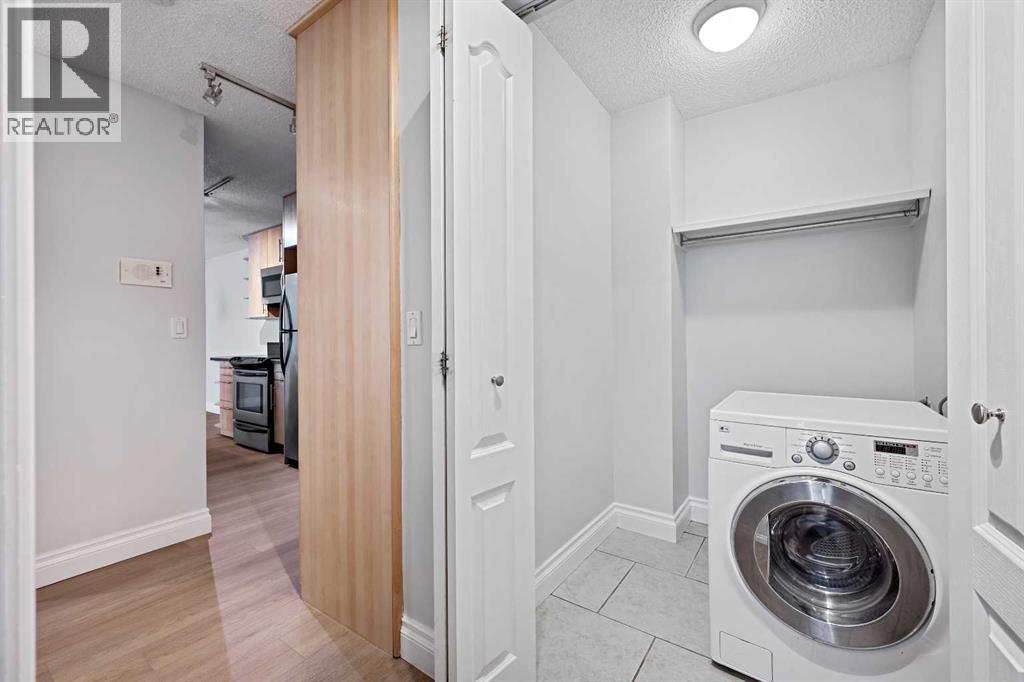 Single Family House for Sale in    Avenue SW Windsor Park Calgary 
