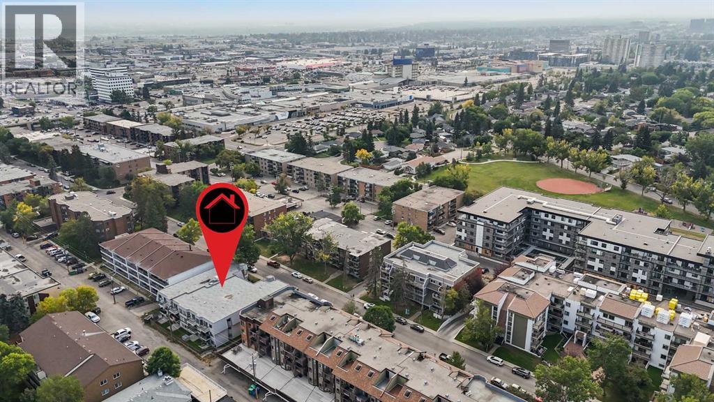 Single Family House for Sale in    Avenue SW Windsor Park Calgary 