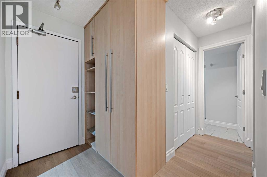 Single Family House for Sale in    Avenue SW Windsor Park Calgary 