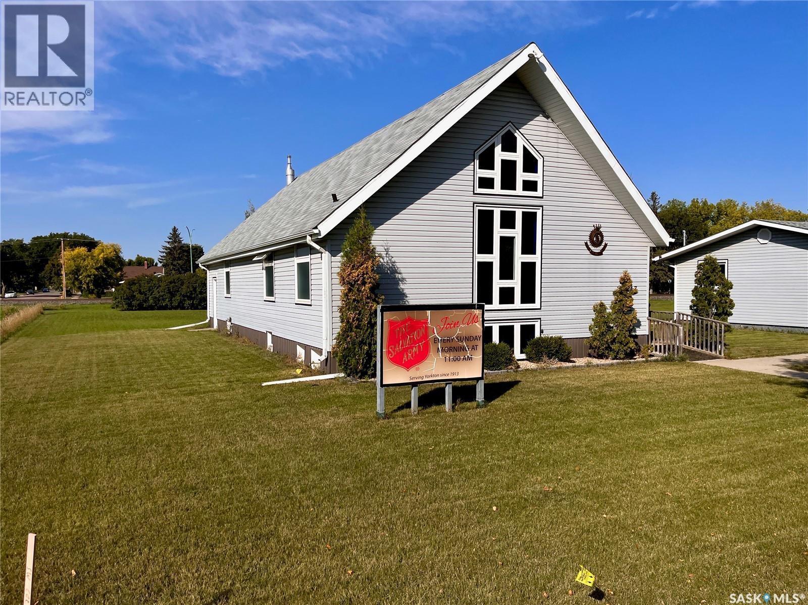 147 Booth STREET - Photo 2 of 11, Yorkton, Saskatchewan