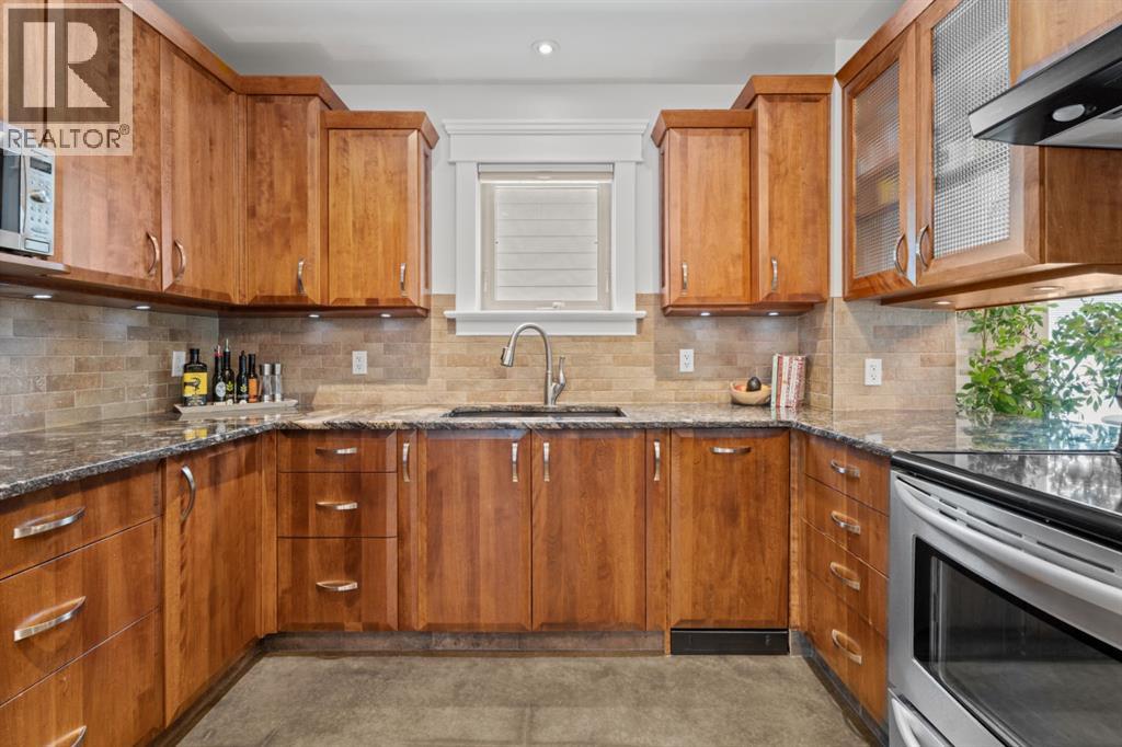 Single Family House for Sale in   Avenue NW Sunnyside Calgary 