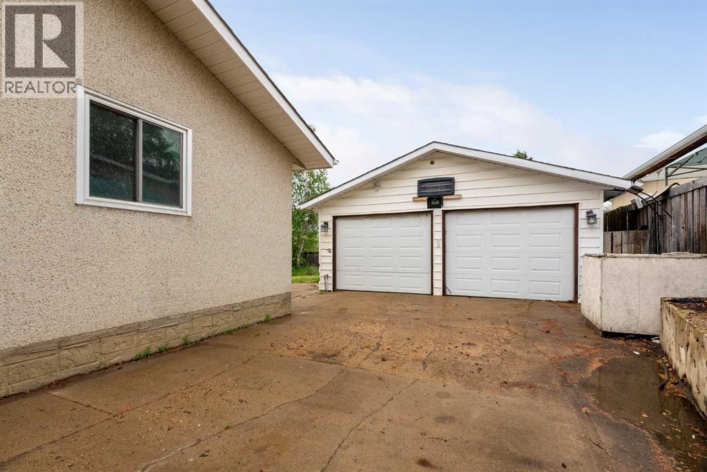 105 Simpson Way, Fort McMurray