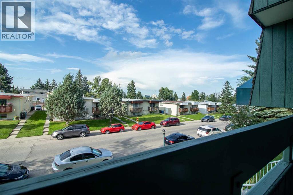 Single Family House for Sale in   Southampton Drive SW Southwood Calgary 