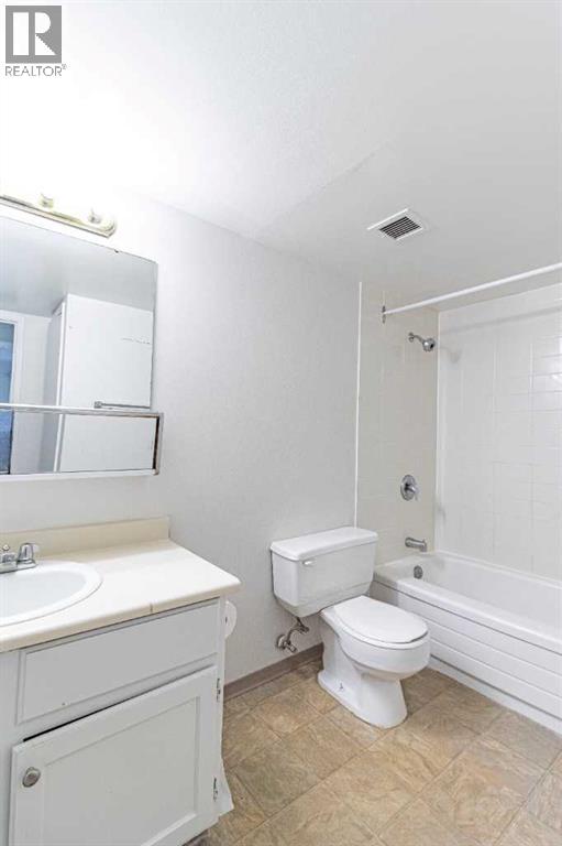 Single Family House for Sale in   Southampton Drive SW Southwood Calgary 