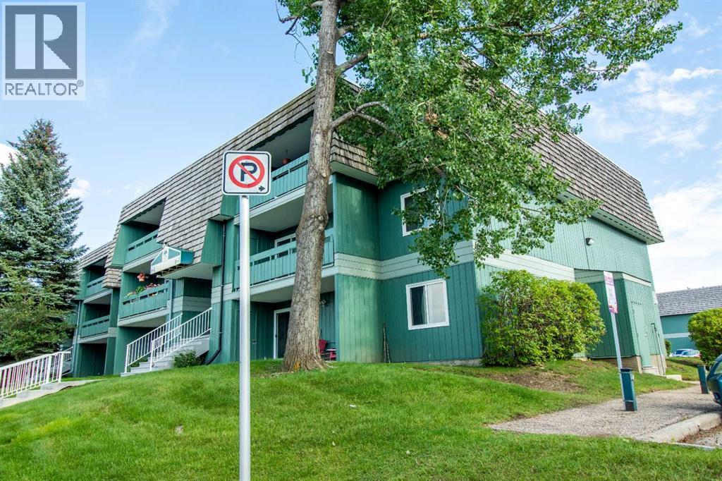 Single Family House for Sale in   Southampton Drive SW Southwood Calgary 