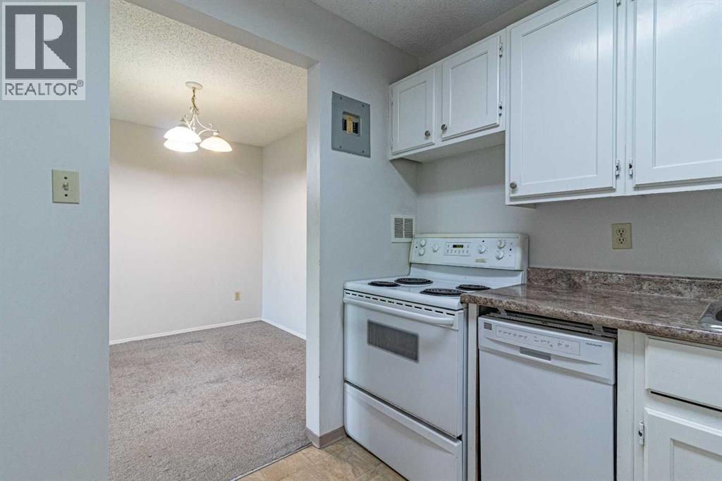 Single Family House for Sale in   Southampton Drive SW Southwood Calgary 