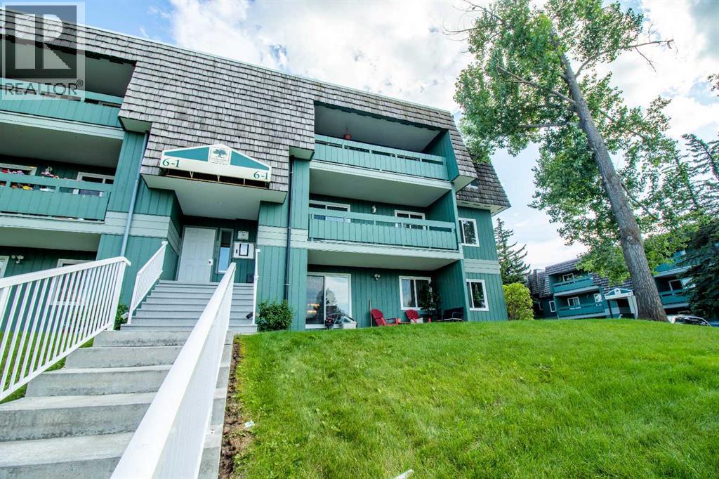 Single Family House for Sale in   Southampton Drive SW Southwood Calgary 