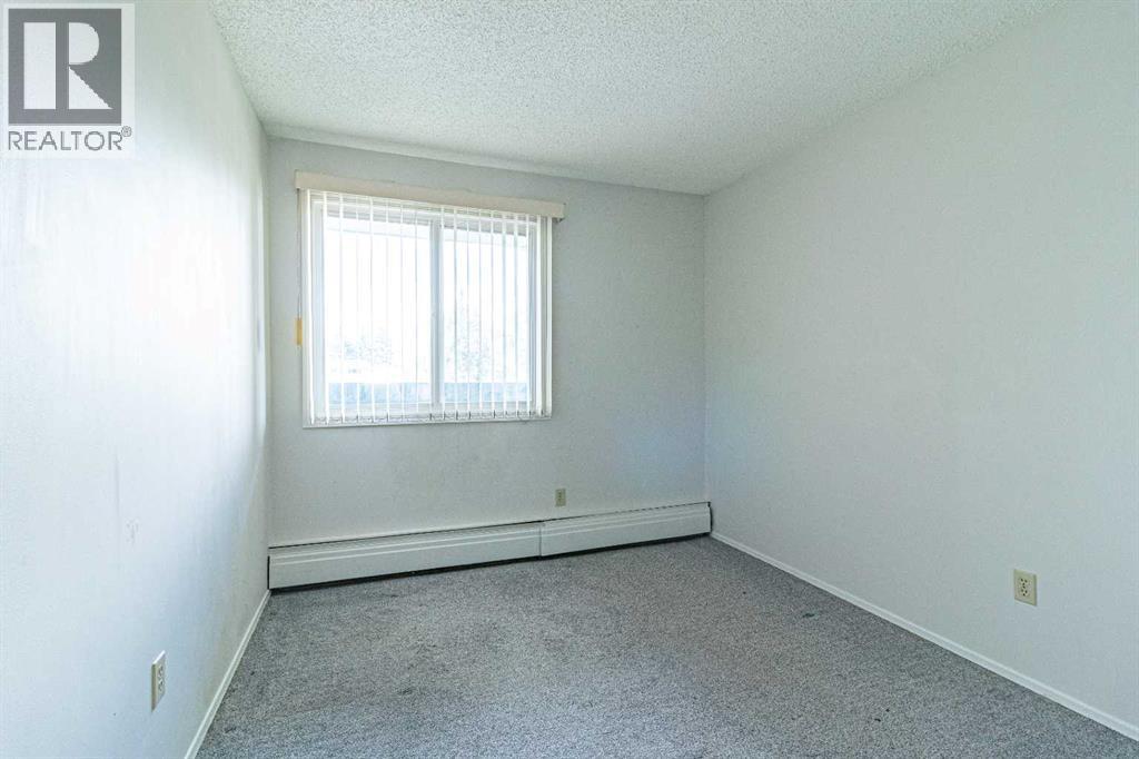 Single Family House for Sale in   Southampton Drive SW Southwood Calgary 