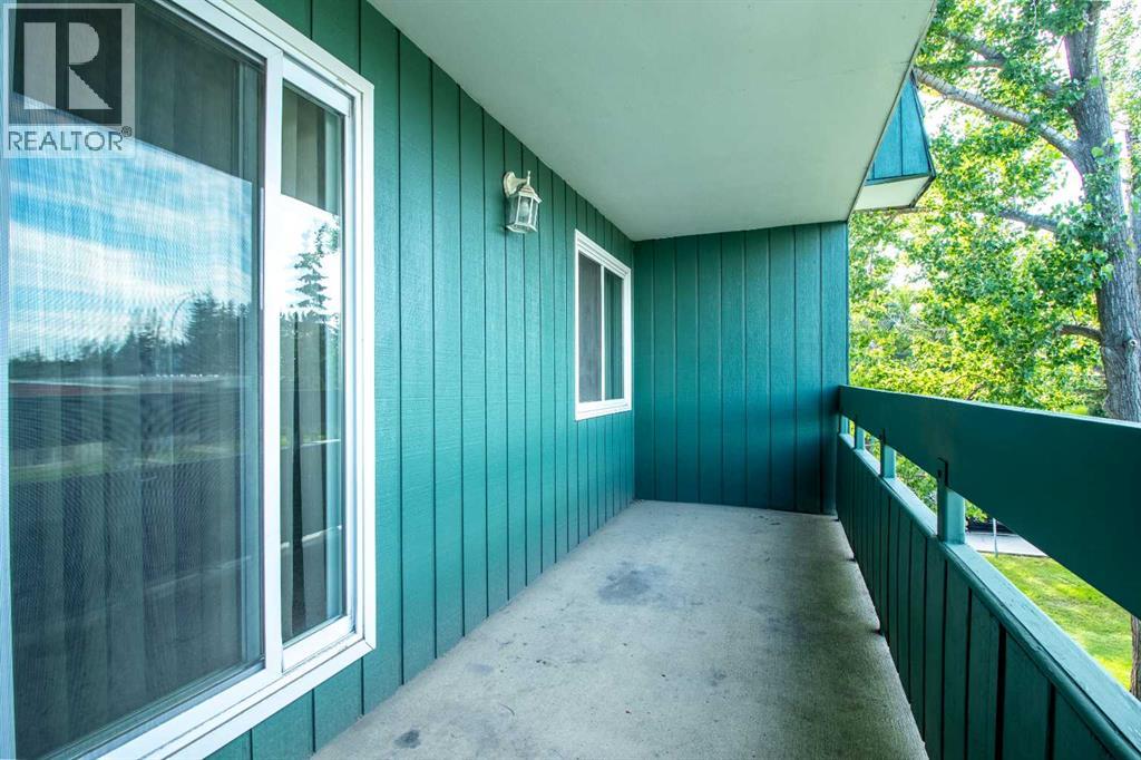 Single Family House for Sale in   Southampton Drive SW Southwood Calgary 