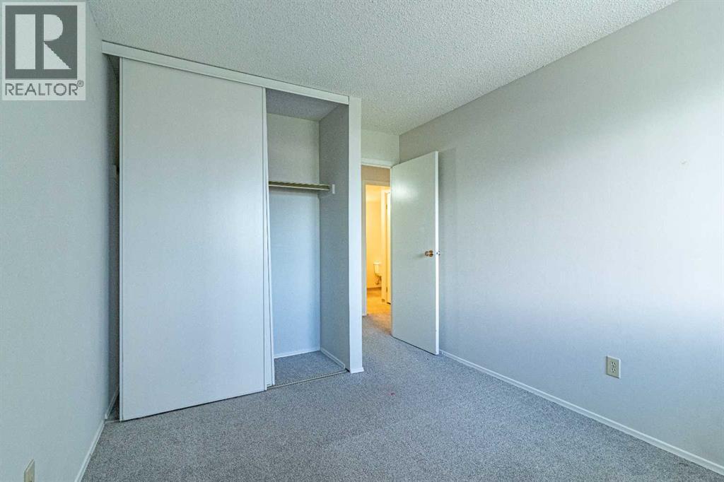 Single Family House for Sale in   Southampton Drive SW Southwood Calgary 