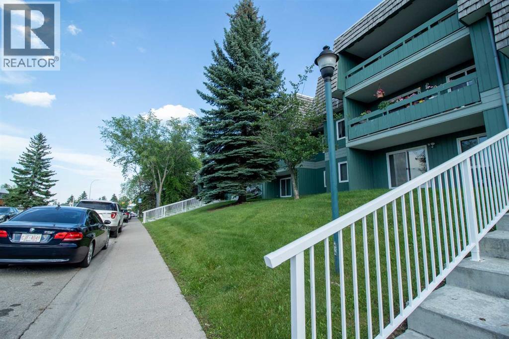 Single Family House for Sale in   Southampton Drive SW Southwood Calgary 