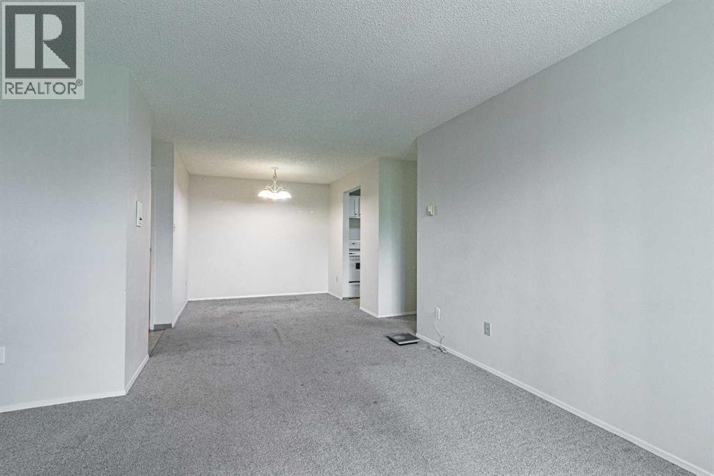 Single Family House for Sale in   Southampton Drive SW Southwood Calgary 