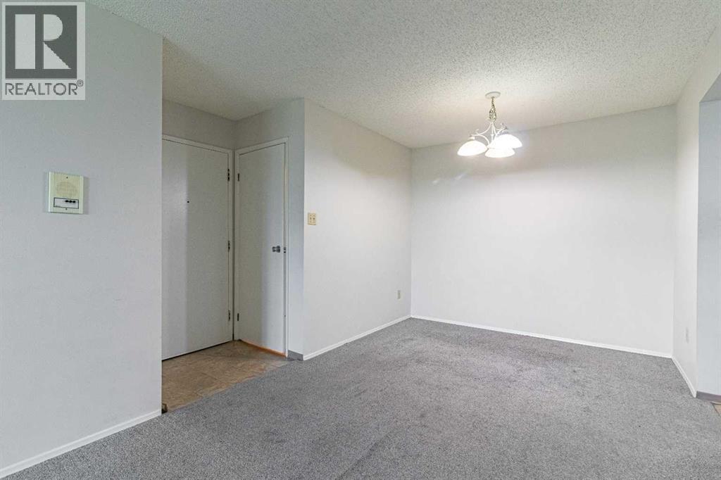 Single Family House for Sale in   Southampton Drive SW Southwood Calgary 