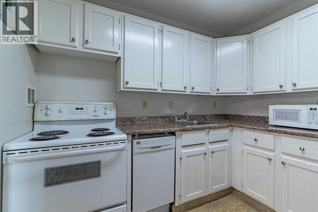 Single Family House for Sale in   Southampton Drive SW Southwood Calgary 