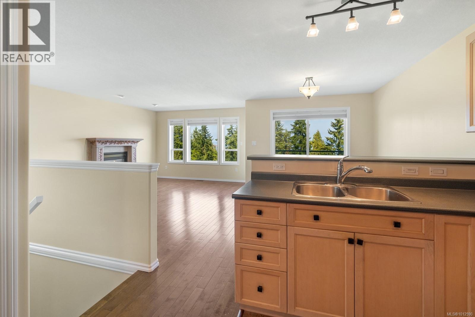 10185 View St, Chemainus