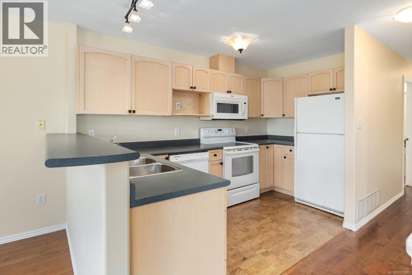 10185 View St, Chemainus