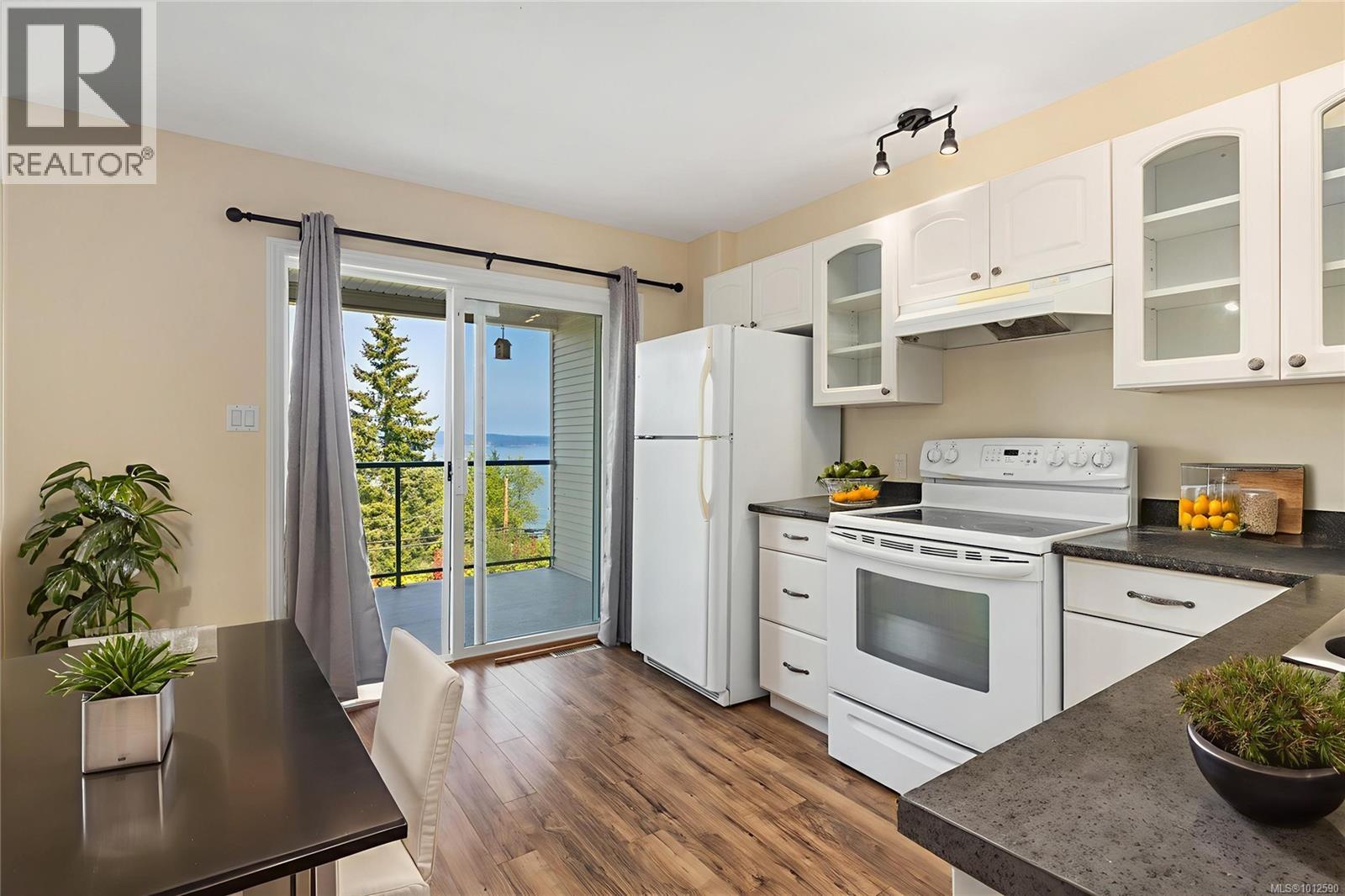 10185 View St, Chemainus