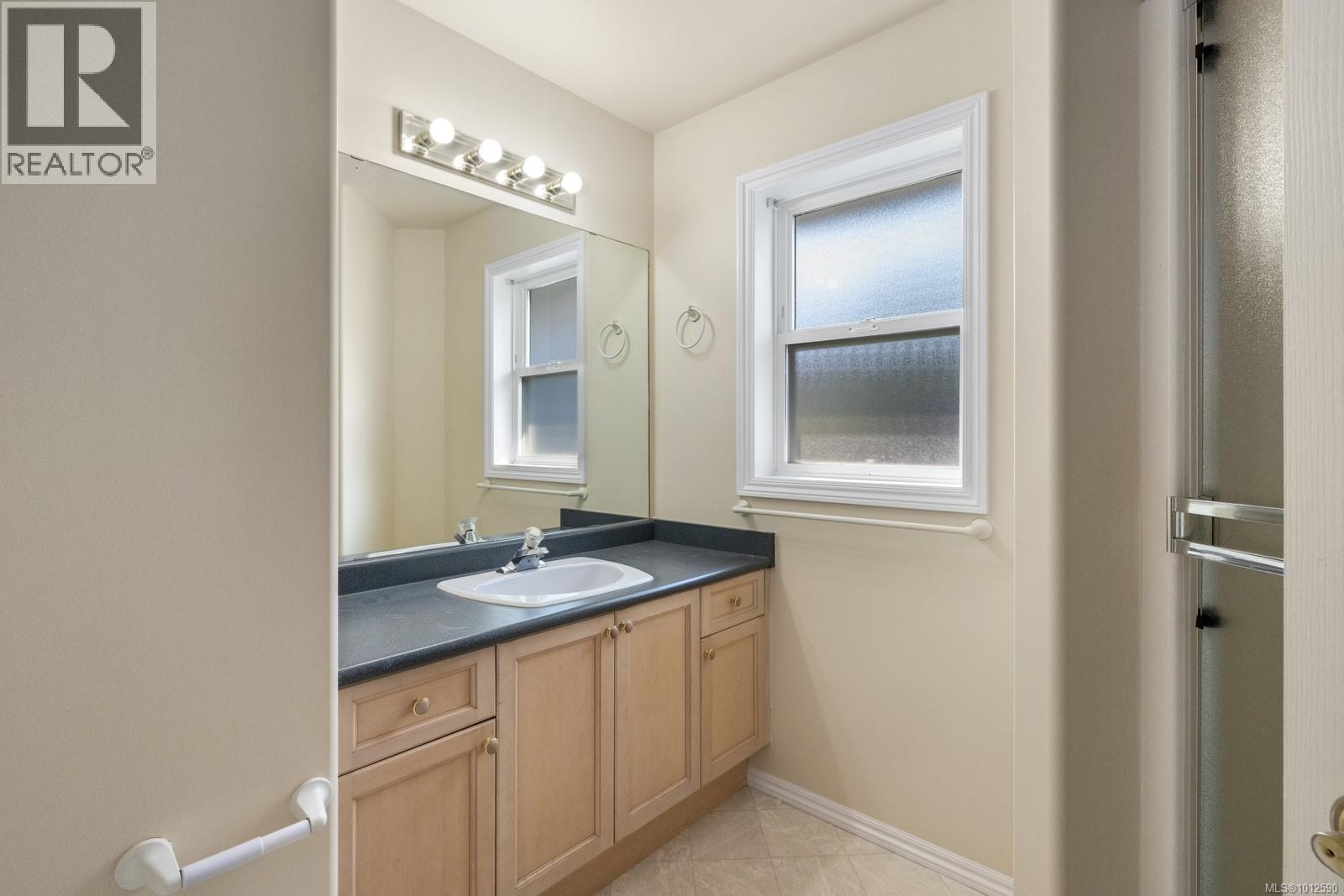 10185 View St, Chemainus