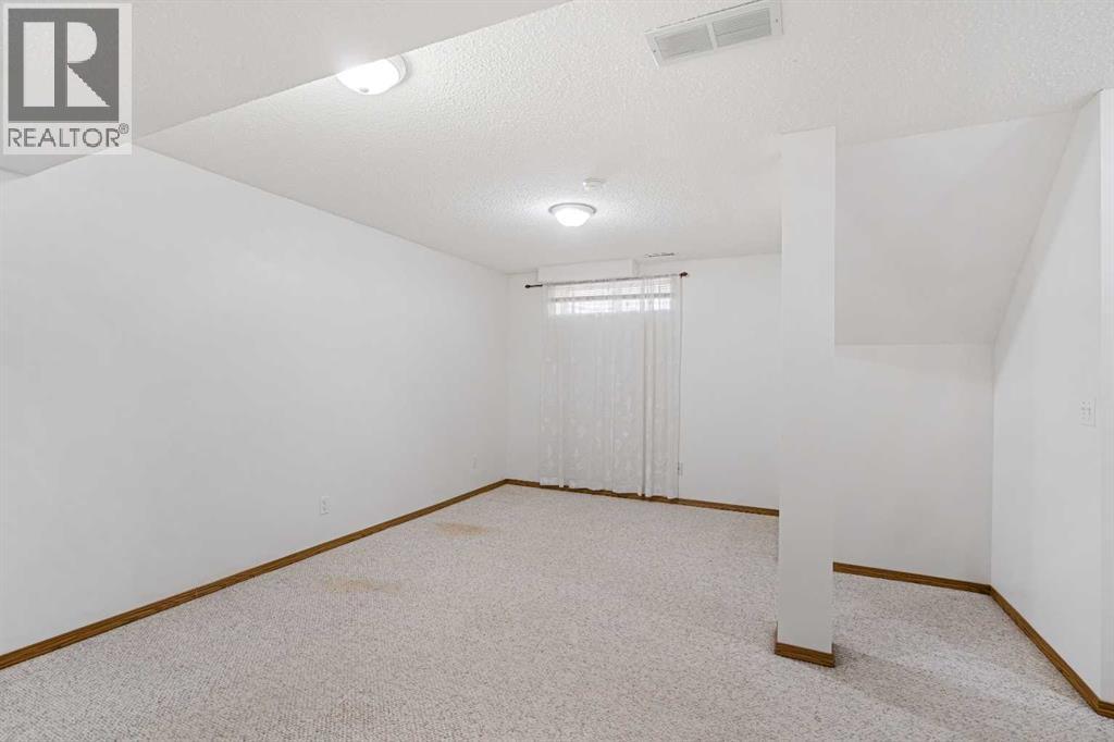Single Family House for Sale in  Harvest Gold Circle NE Harvest Hills Calgary 