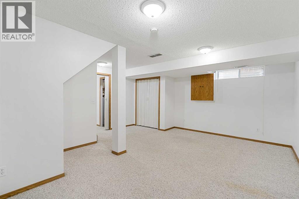 Single Family House for Sale in  Harvest Gold Circle NE Harvest Hills Calgary 