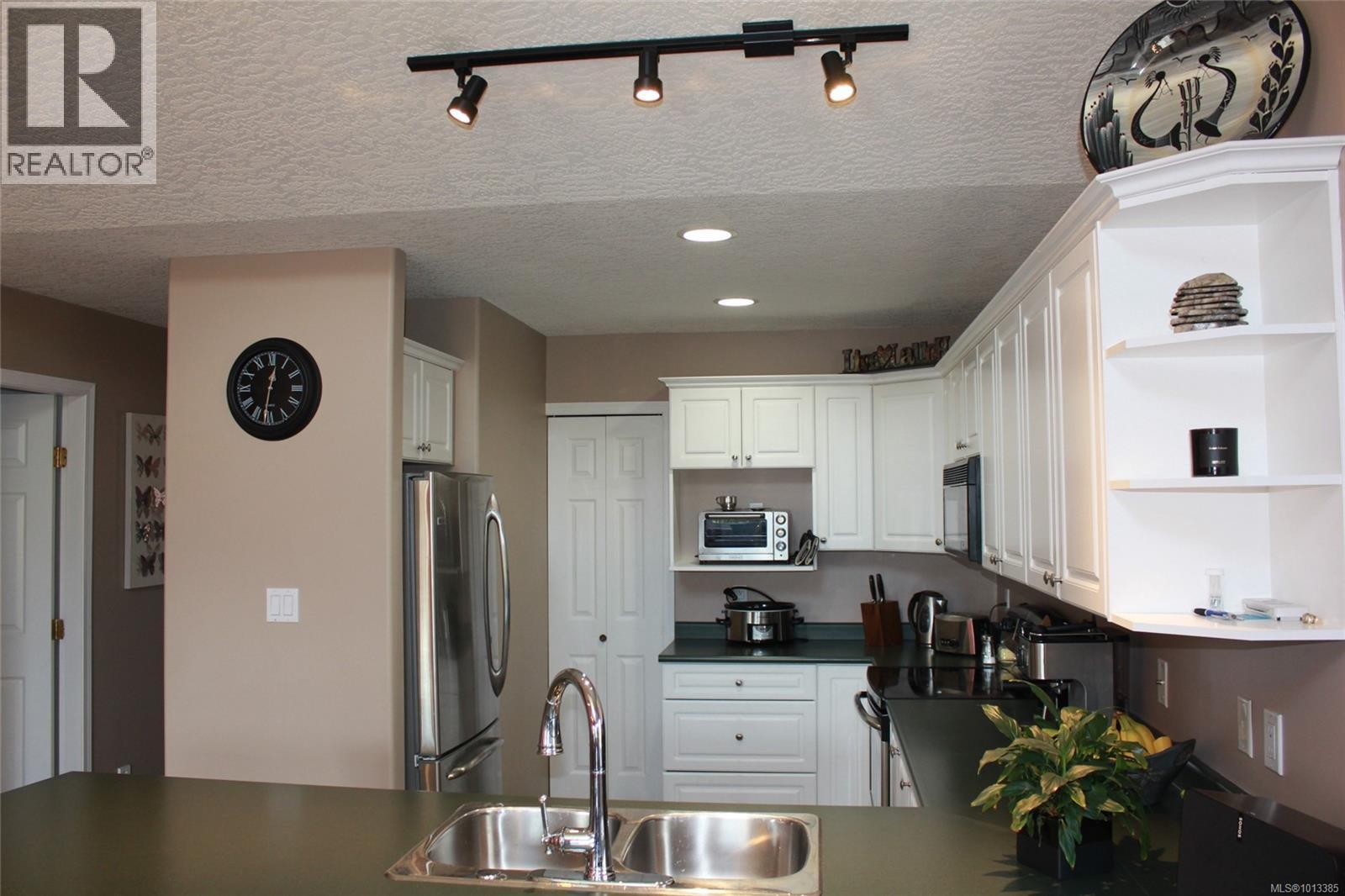 3168 Golab Pl, Duncan