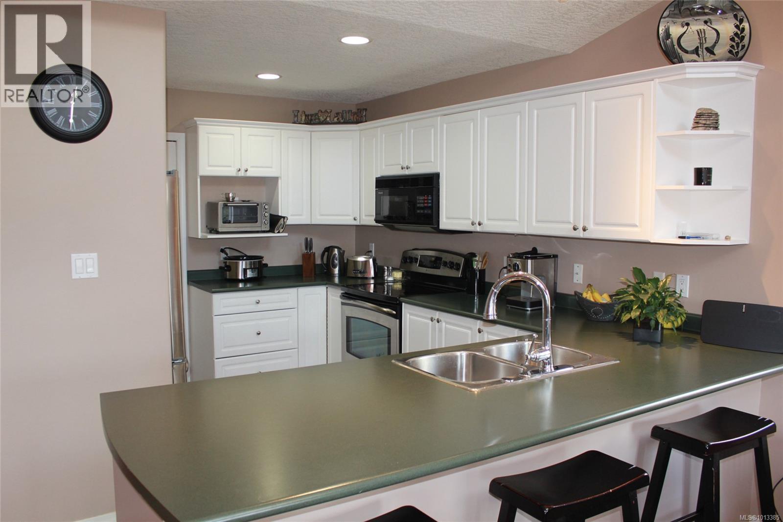 3168 Golab Pl, Duncan