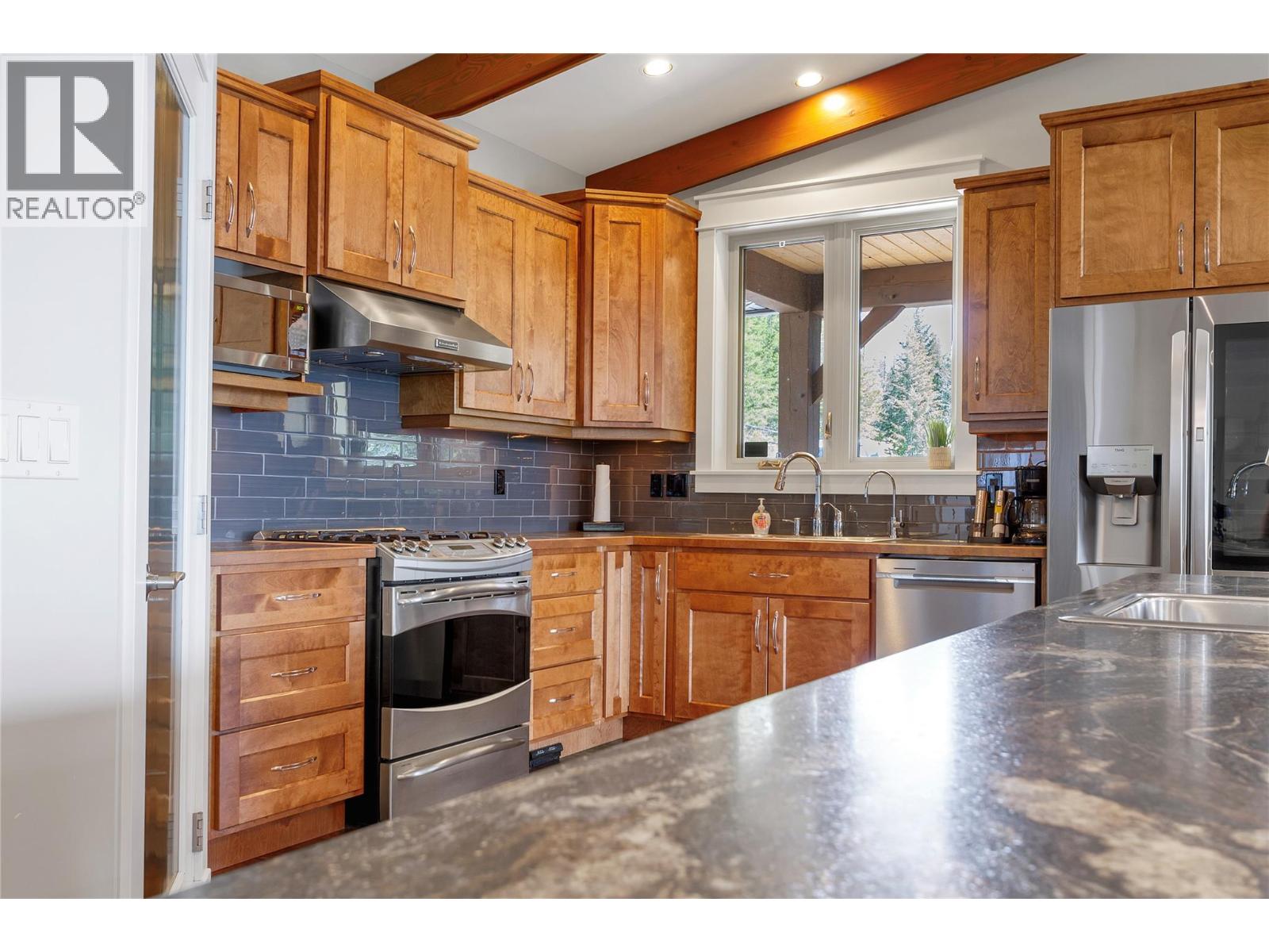  6080 Lynx Drive, Vernon