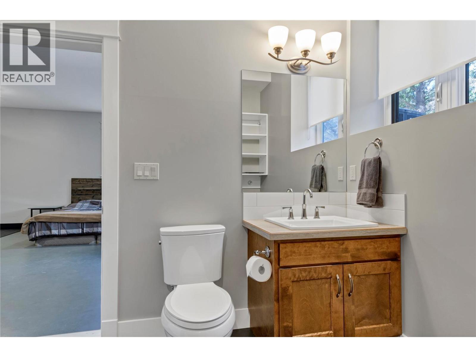  6080 Lynx Drive, Vernon