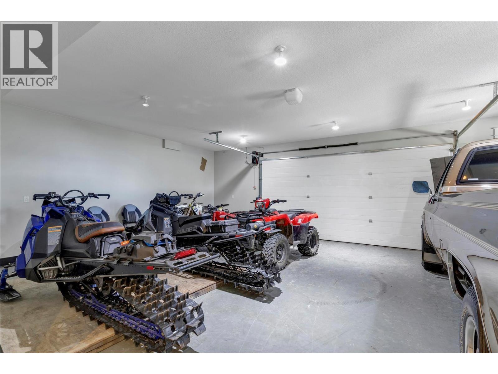  6080 Lynx Drive, Vernon
