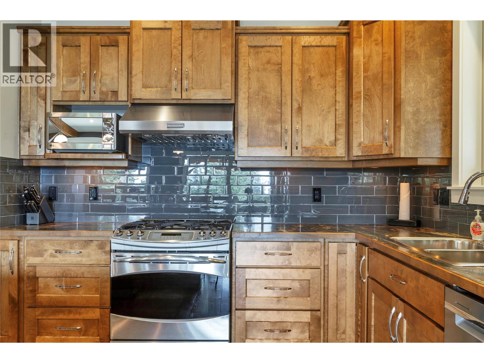  6080 Lynx Drive, Vernon