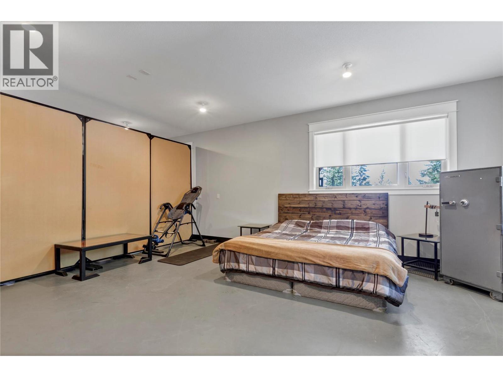  6080 Lynx Drive, Vernon