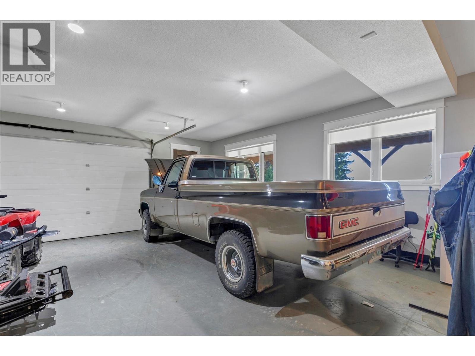  6080 Lynx Drive, Vernon