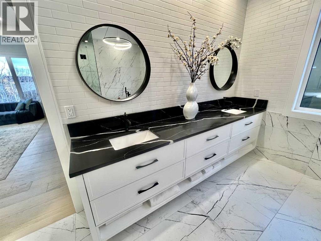 Single Family House for Sale in  Rockcliff Terrace NW Rocky Ridge Calgary 