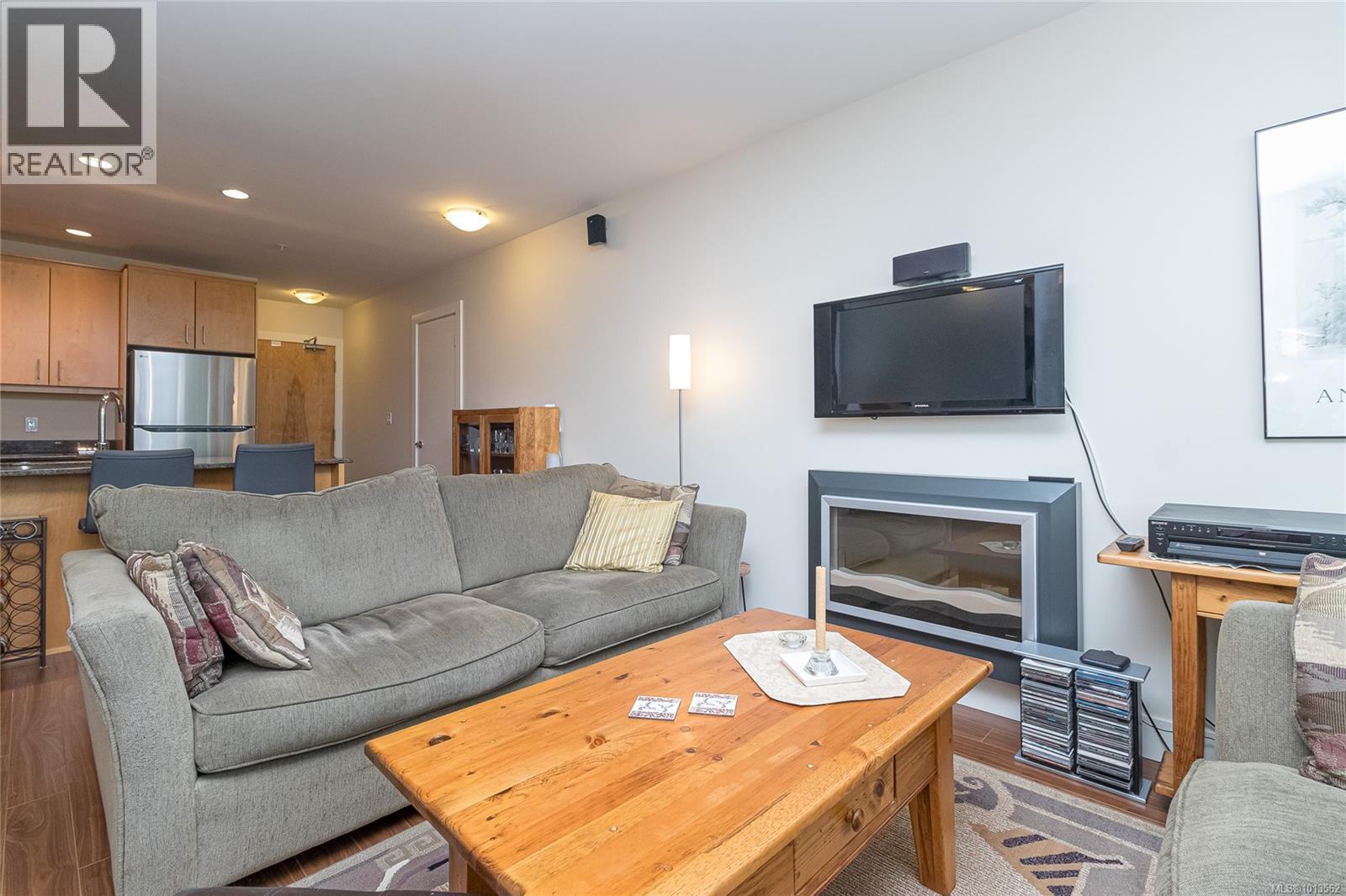 303 1615 Bay Street, Victoria