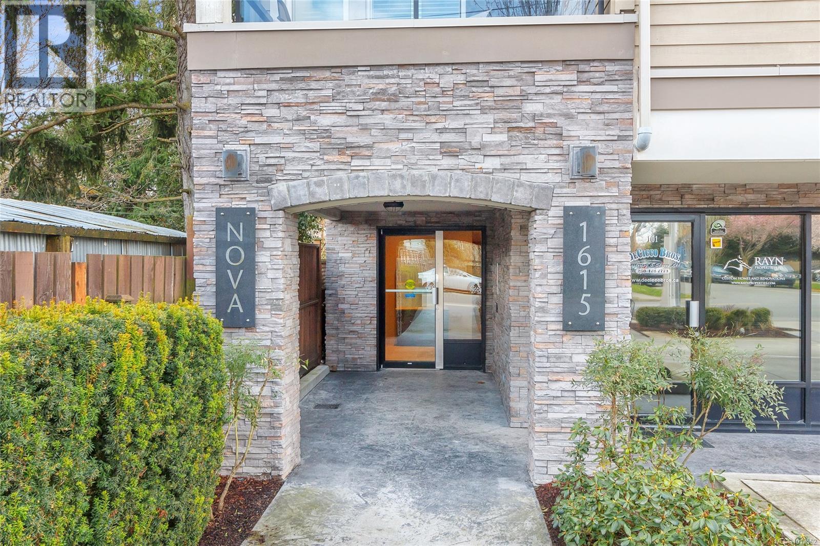 303 1615 Bay Street, Victoria
