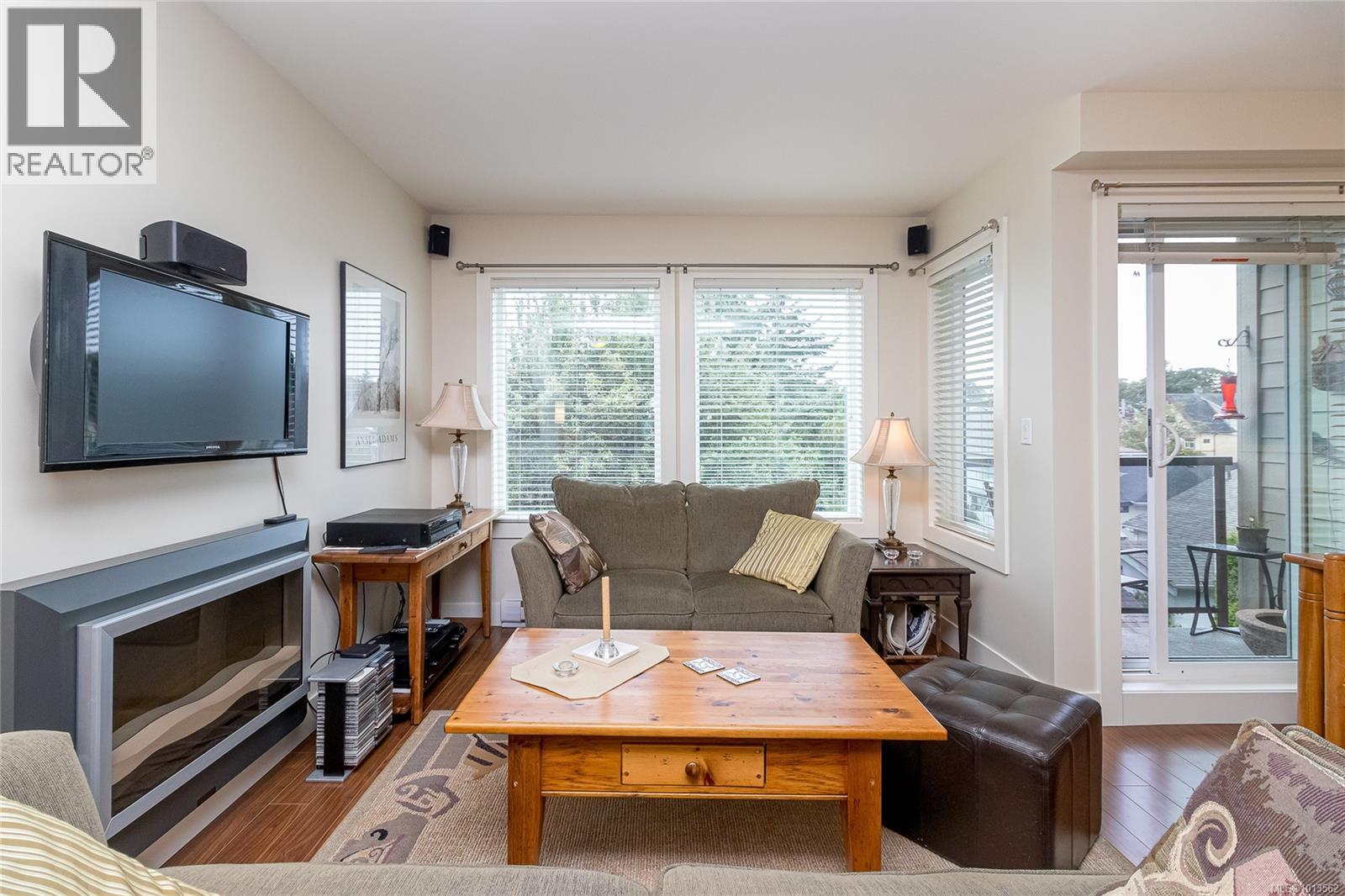 303 1615 Bay Street, Victoria