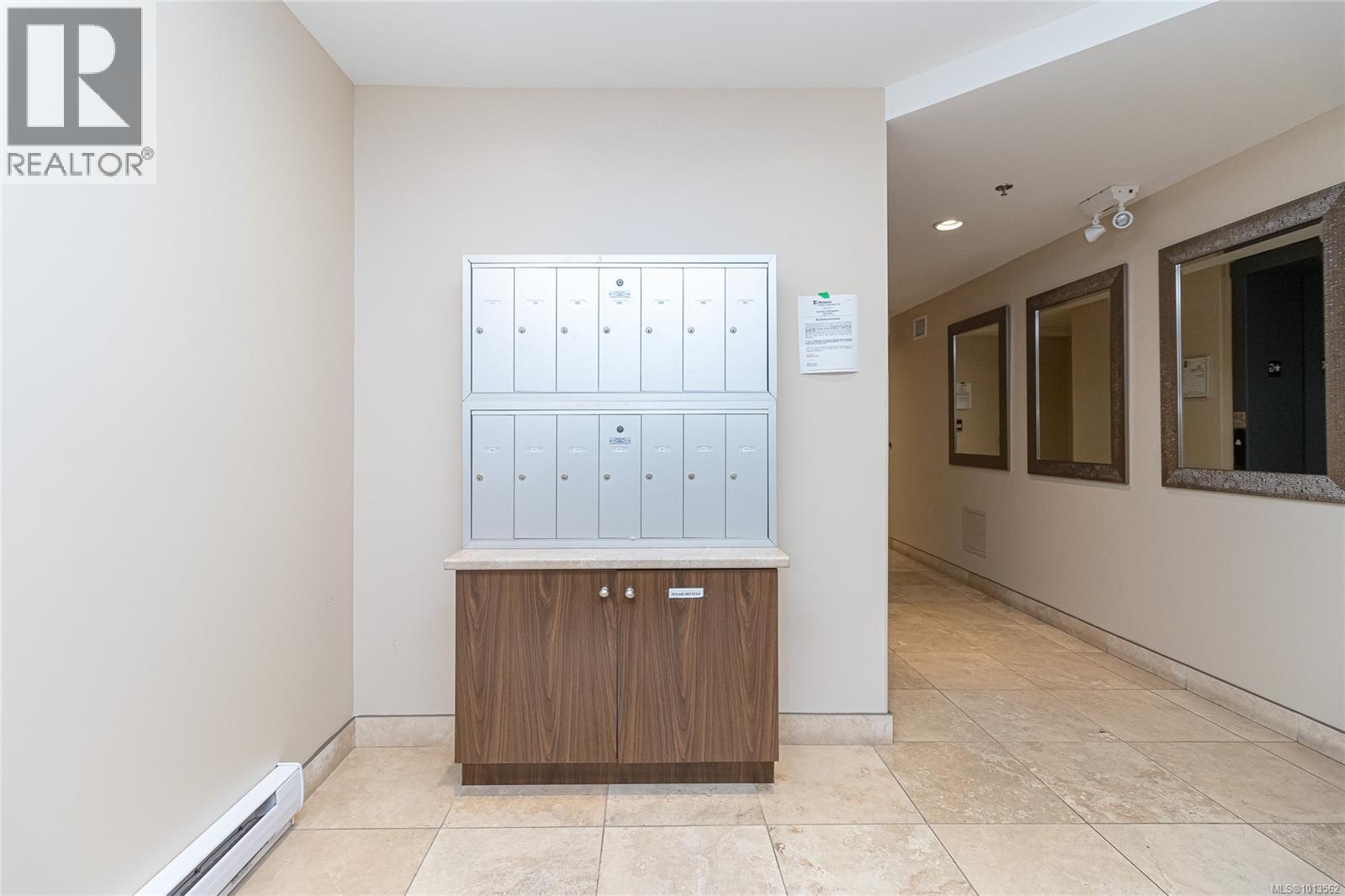 303 1615 Bay Street, Victoria