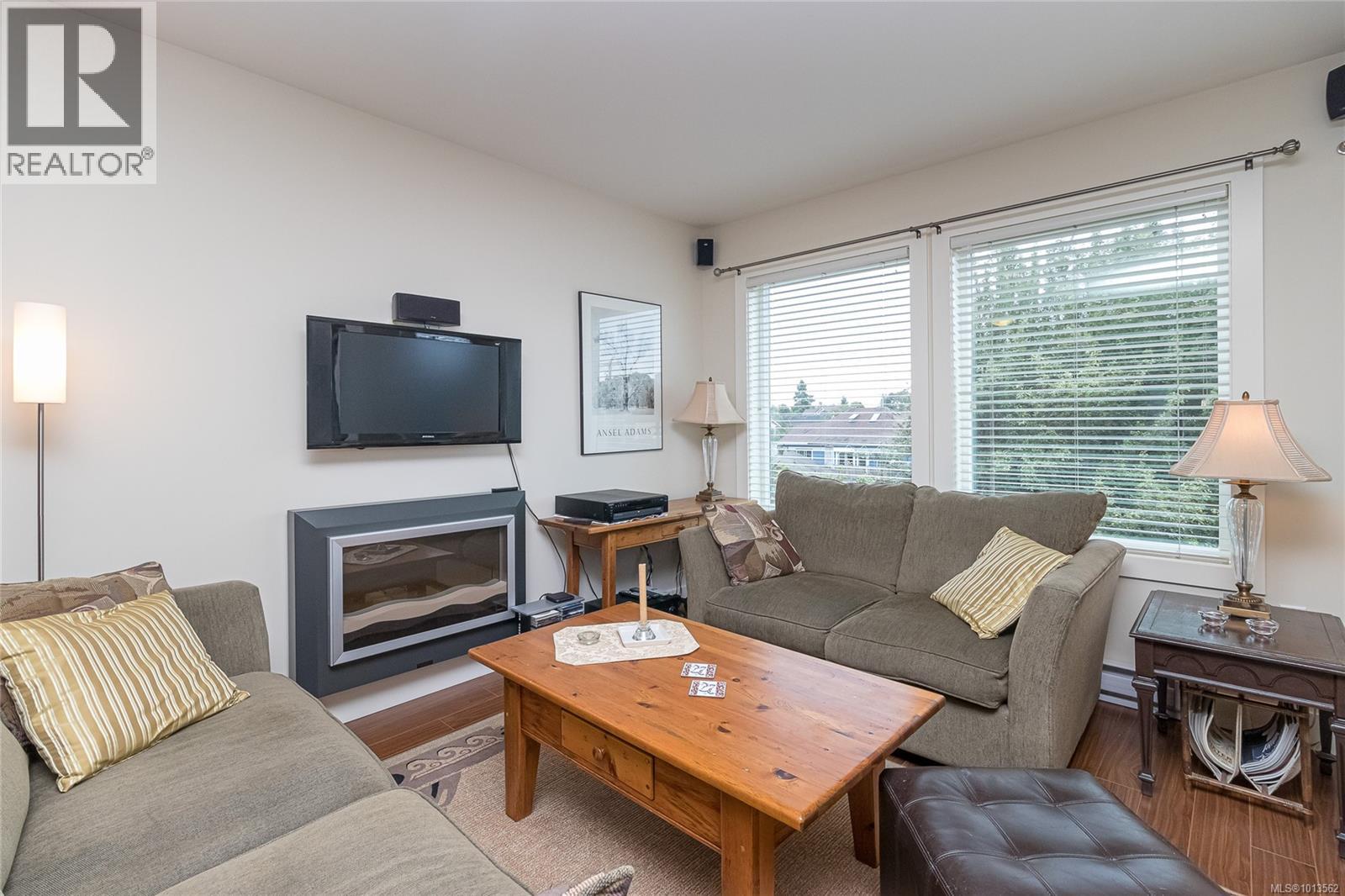303 1615 Bay Street, Victoria