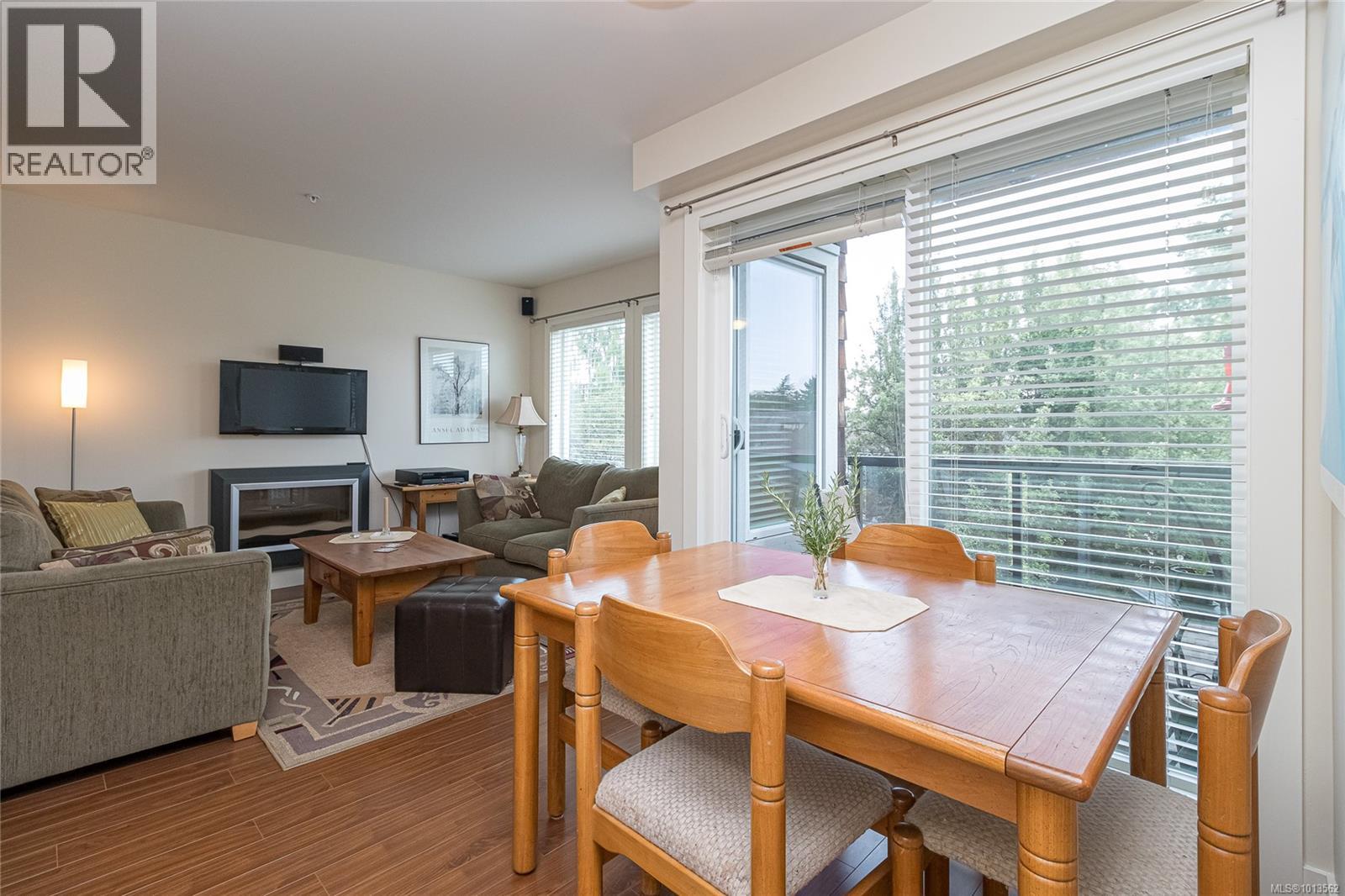 303 1615 Bay Street, Victoria